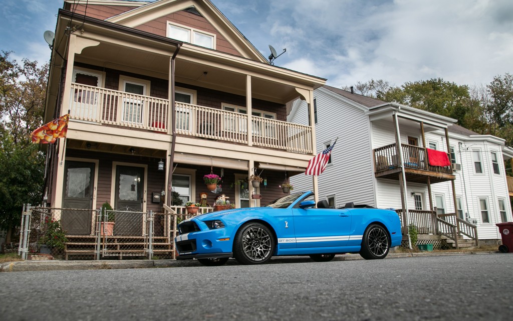 2013-Ford-Shelby-GT500-front-three-quarter-static-1024x640