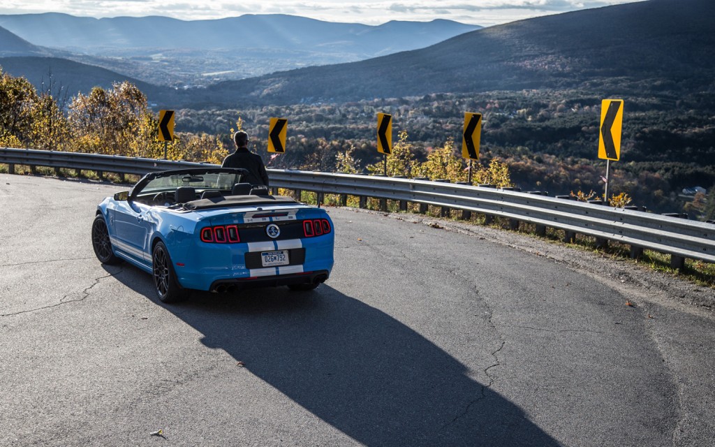 2013-Ford-Shelby-GT500-rear-end-1024x640