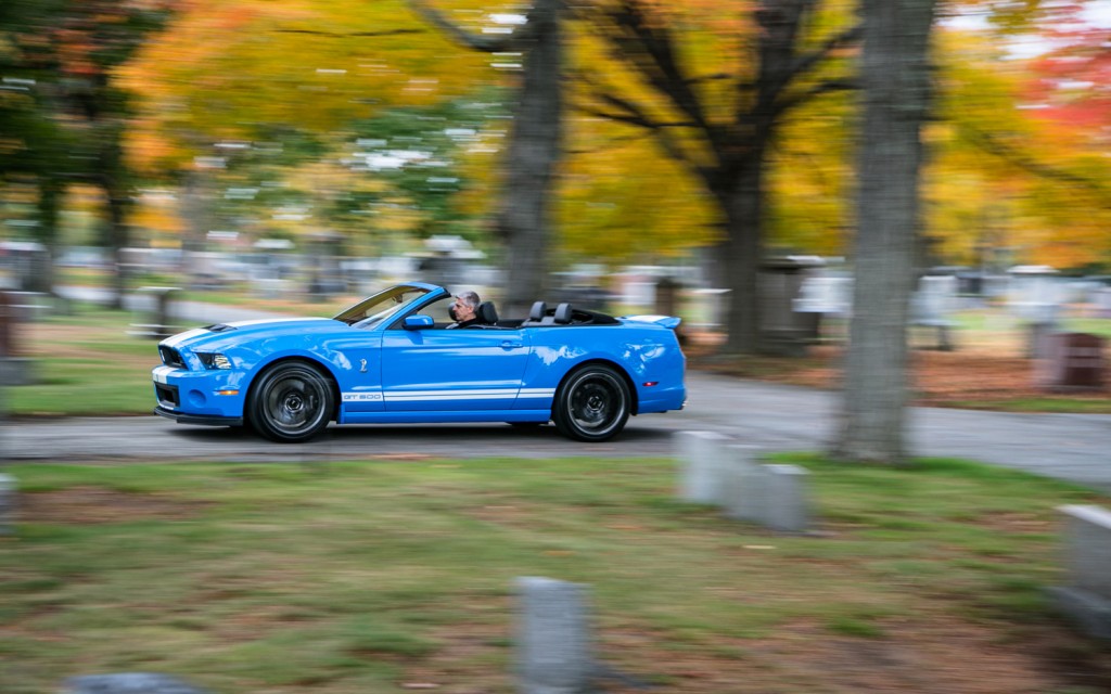 2013-Ford-Shelby-GT500-side-in-motion-3-1024x640