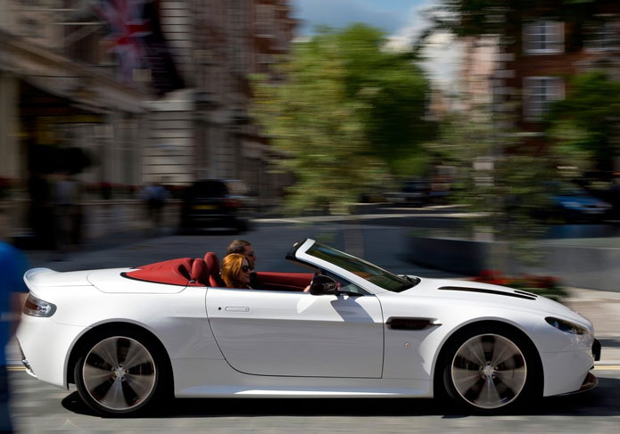 aston martin v12 vantage roadster 2013